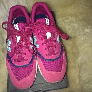 Old school new balance pink W9